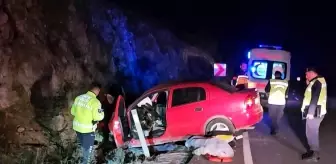 Bursa'da Kayaya Çarpan Otomobilin Sürücüsü Hayatını Kaybetti