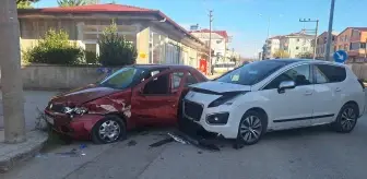 Samsun Bafra'da Otomobil Kazası: 2 Yaralı