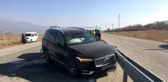 Ağrı'da Trafik Kazası: 3 Yaralı