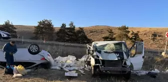 Erzurum'da Otomobil ve Kamyonet Çarpıştı: 5 Yaralı