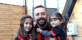 Eskişehirspor Taraftarları, 6 Yaşındaki Öykü'nün Doğum Gününü Kutladı