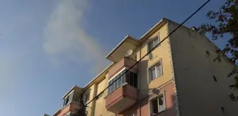 Kırklareli'nde Apartman Çatısında Yangın: 1 Kişi Dumandan Etkilendi