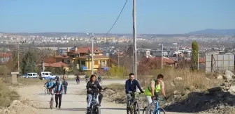 Kütahya'da Gençler Fidan Dikti