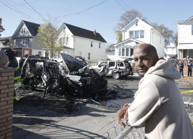 The plumber's vehicle loaded with chemicals exploded: The area turned into a battlefield