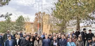 Atatürk'ün Anısına Saygı: CHP Sivas İl Başkanlığı Çelenk Sundı