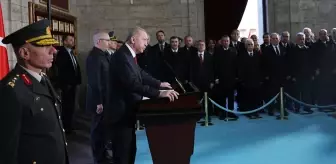 Cumhurbaşkanı Erdoğan başkanlığındaki devlet erkanı Anıtkabir'de