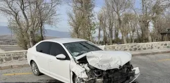 Erzurum'da Otomobil Kazası: 1'i Çocuk 2 Yaralı