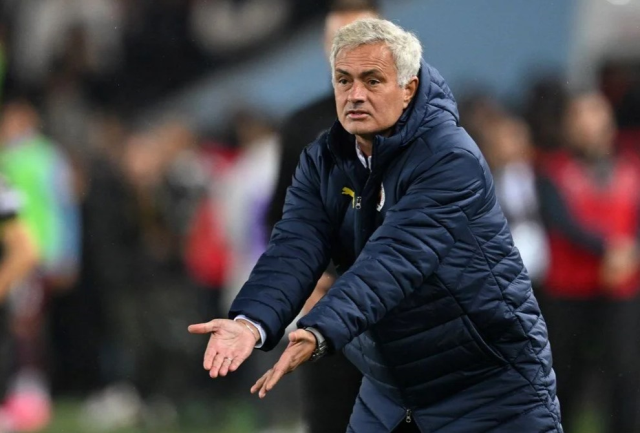 Fenerbahçe-Sivasspor maçı ilk 11'ler açıklandı! Fenerbahçe-Sivasspor maçının ilk 11'i belli oldu mu?