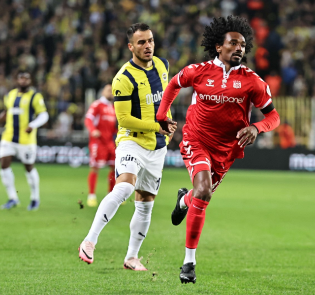 Fenerbahçe-Sivasspor maçından kareler! Fenerbahçe-Sivasspor maçından unutulmaz anlar… Fenerbahçe-Sivasspor maçından kareler! Fenerbahçe-Sivasspor maçından unutulmaz anlar…