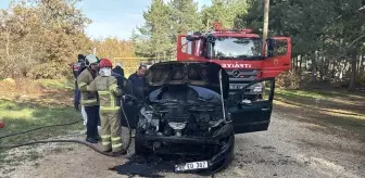 Safranbolu'da Park Halindeki Otomobil Yandı