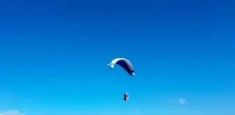 Düzce Off-Road Yarışlarında Paramotor Gösterisi