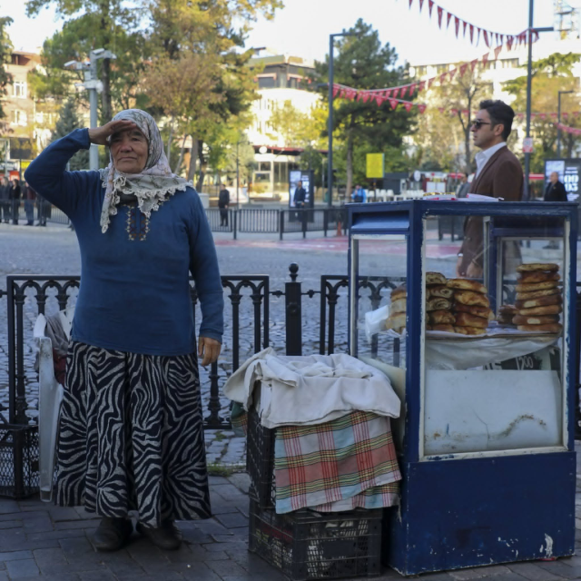 Tüm Türkiye'de saat 9'u 5 geçe hayat durdu