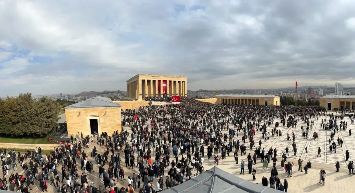 10 Kasım'da Anıtkabir'i 1 Milyondan Fazla Ziyaretçi Gezdi