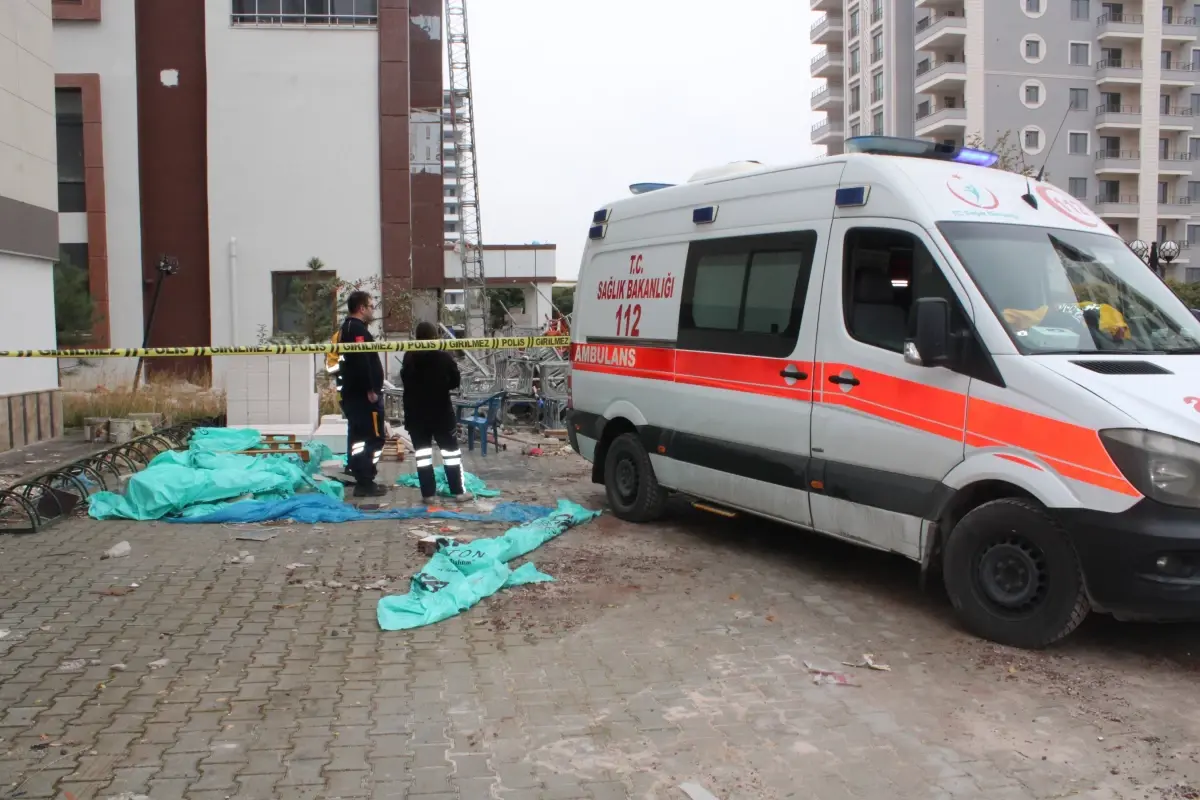 Malatya'da Tadilat İskele Çöktü: İki İşçi Hayatını Kaybetti