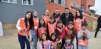 Yüksekova'da 300 Fidan Toprakla Buluştu