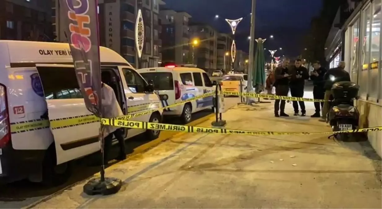 Karabük'te Bıçakla Kendine Zarar Veren Şahıs Hastaneye Kaldırıldı