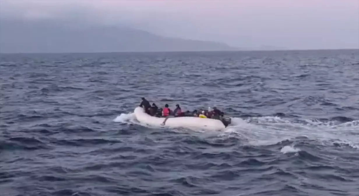 Çanakkale Açıklarında 41 Düzensiz Göçmen Yakalandı