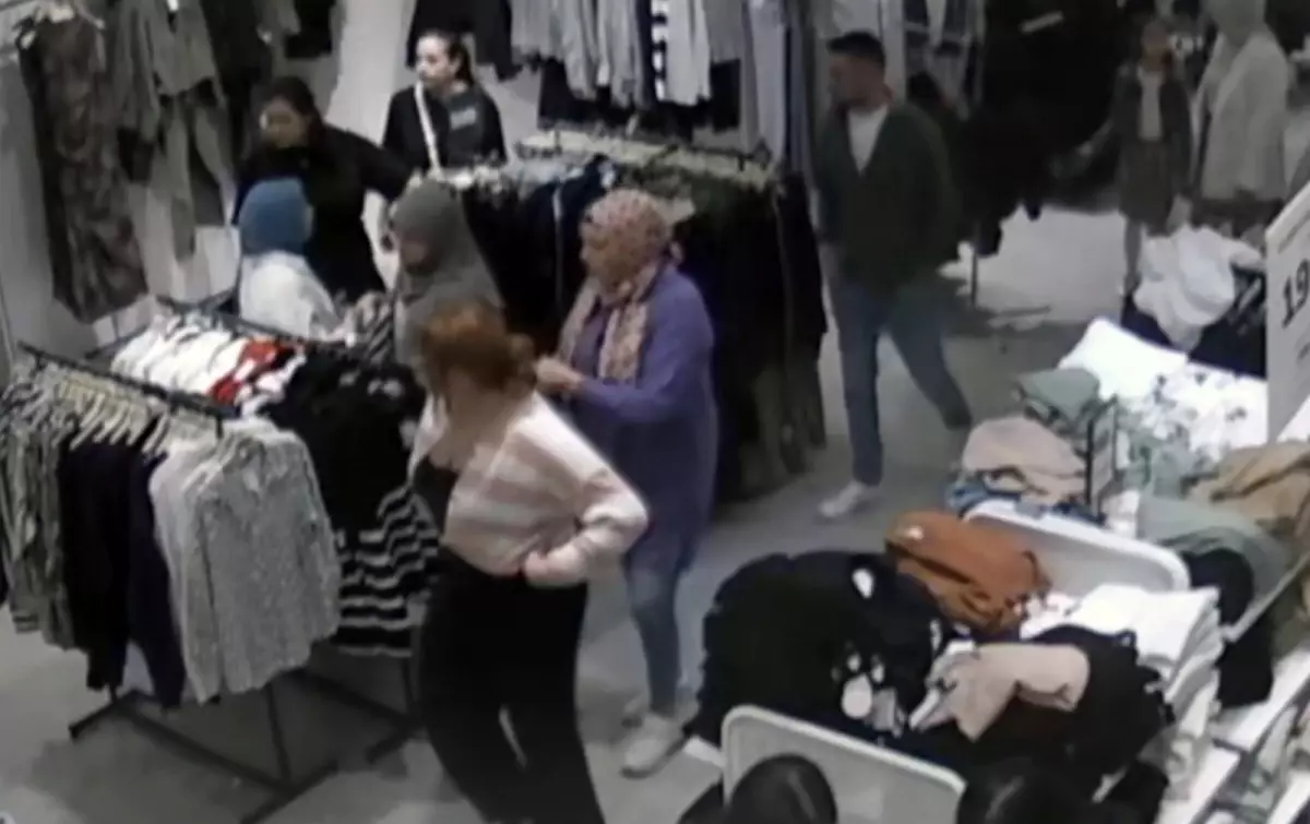 Alışveriş Merkezinde Telefon Hırsızlığı