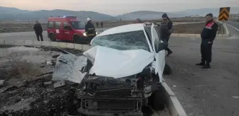Osmancık'ta Otomobil ile Traktör Çarpıştı: 5 Yaralı