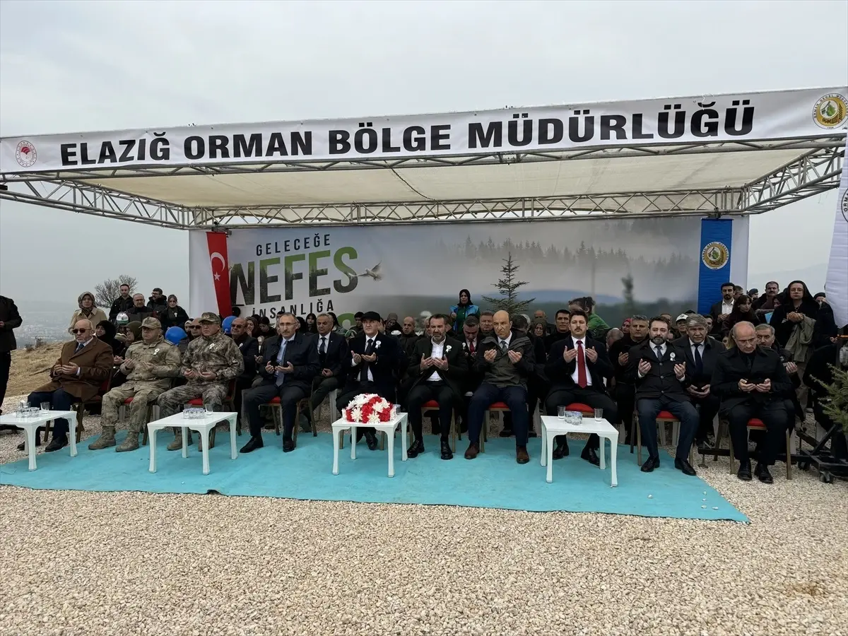 Elazığ, Batman ve Mardin'de fidanlar toprakla buluşturuldu
