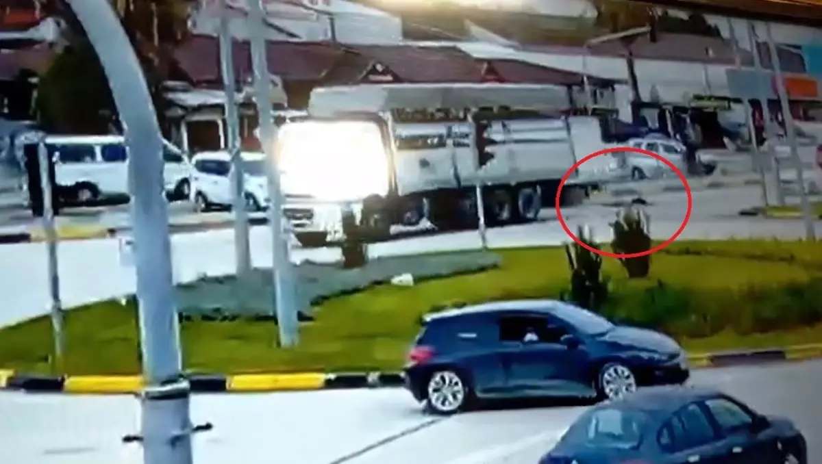 Antakya'da Kamyonun Çarptığı Yaya Hayatını Kaybetti