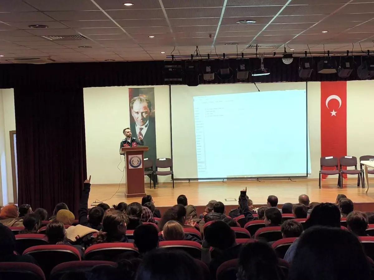 Aydın'da 240 Öğrenciye Siber Zorbalık ve Dijital Bağımlılık Eğitimi