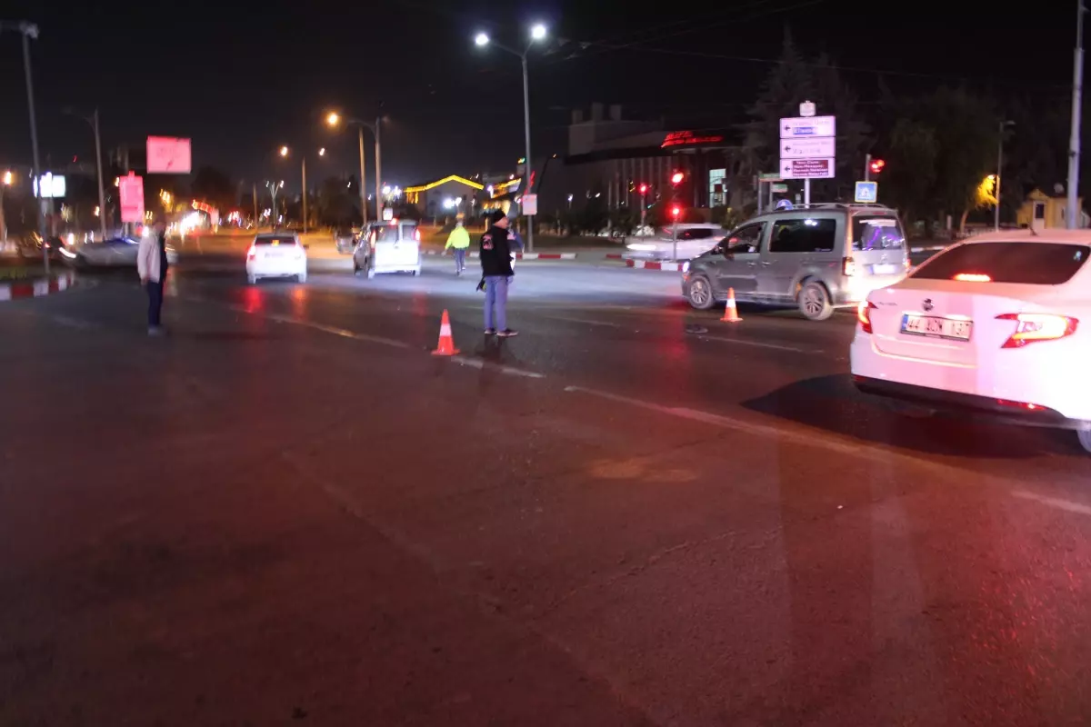 Malatya'da Minibüs Çarpması Sonucu Genç Hayatını Kaybetti
