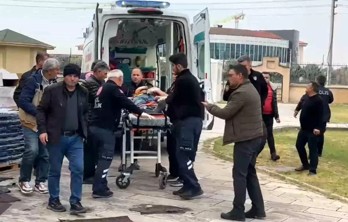 Aksaray'da Müze Tadilatında Asansör Devrildi: 2 İşçi Yaralandı