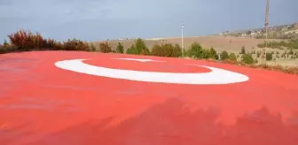Avanos'ta Dev Türk Bayrağı Yenilendi