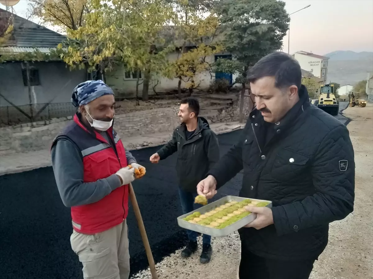 Suşehri Belediyesi Asfaltlama Çalışmalarına Devam Ediyor