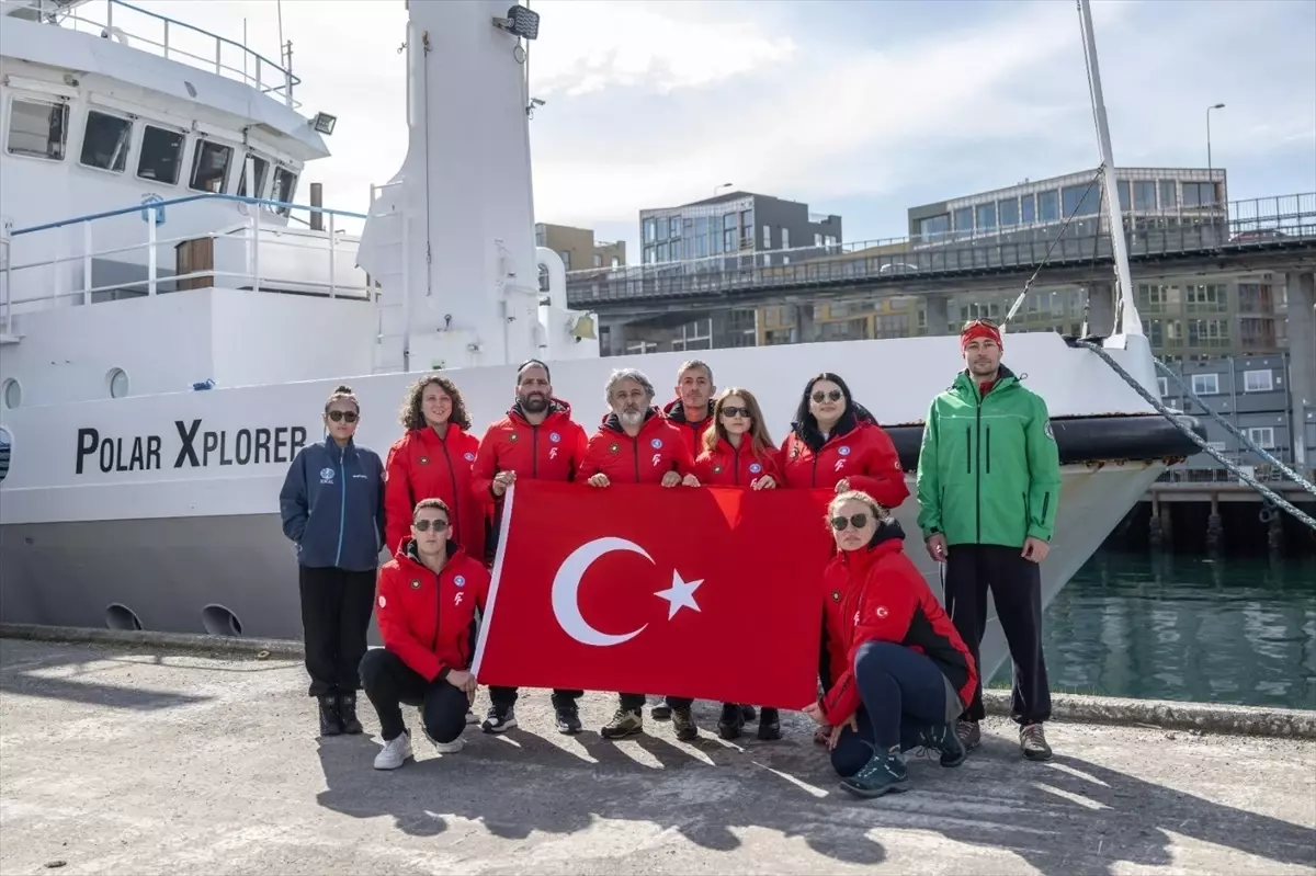 Türk Bilim İnsanları Arktik'te İklim Değişikliği Araştırıyor