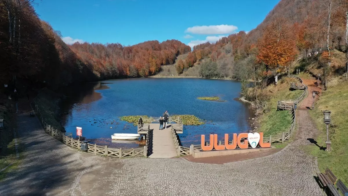 Ulugöl Tabiat Parkı Sonbaharın Güzellikleriyle Doğaseverleri Ağırlıyor