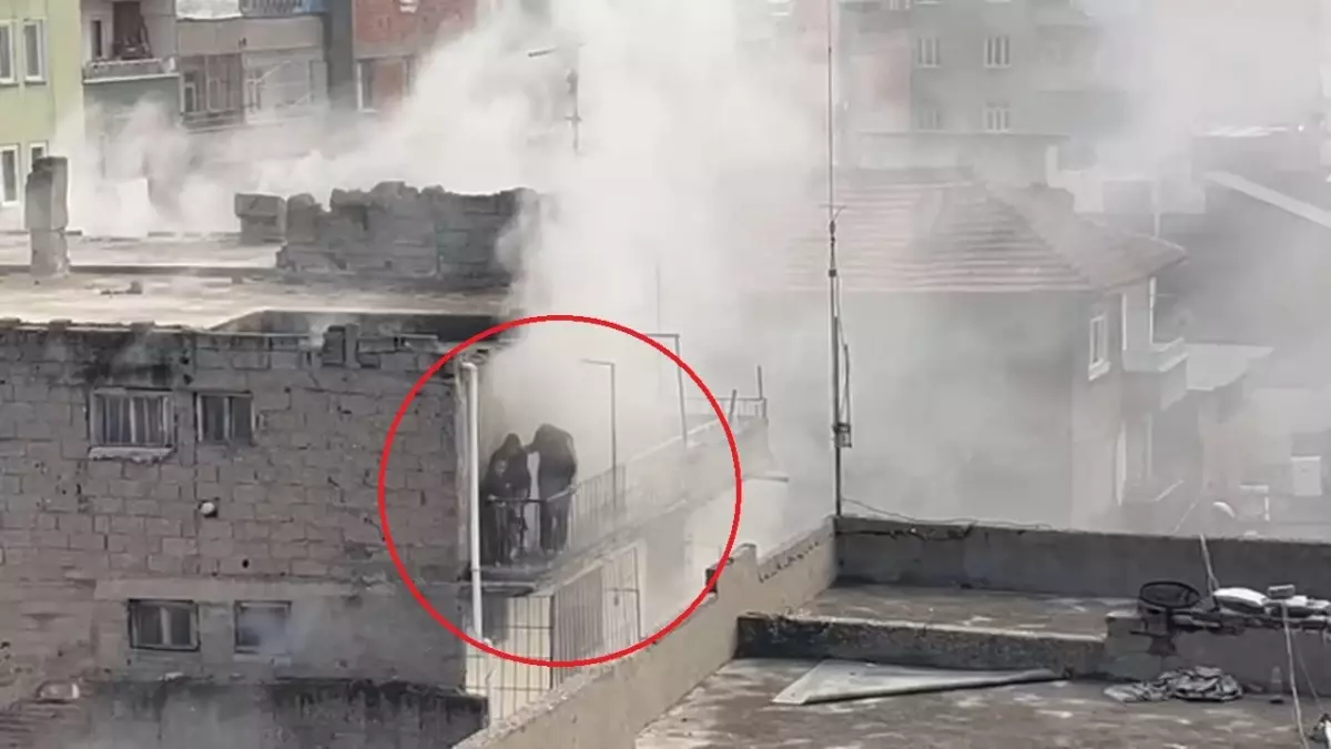 Diyarbakır'da 3 Katlı Binada Yangın: Baba ve İki Kızı Kurtarıldı