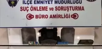 Adana'da Oto Tamirhanesinde Ruhsatsız Silah ve Çelik Yelek Ele Ge geçirildi