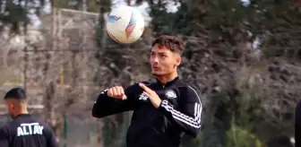 Altay'da 3 Genç Oyuncu Profesyonel Sözleşme İmzaladı