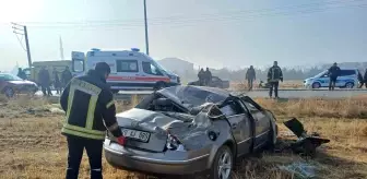 Karaman'da Kontrolden Çıkan Otomobil Tarlaya Takla Attı: Sürücü Yaralandı