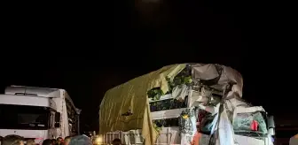 Kuzey Marmara Otoyolu'nda Kamyon ve Tır Çarpıştı: 1 Yaralı