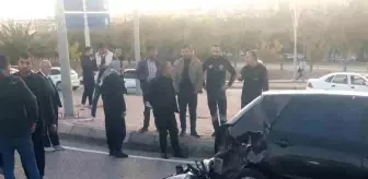 Şanlıurfa'da Otomobil ile Motosiklet Çarpıştı: 1 Yaralı