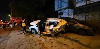 Sakarya'da ambulans ve üç aracın karıştığı zincirleme kaza kamerada: 1 ölü, 3 yaralı