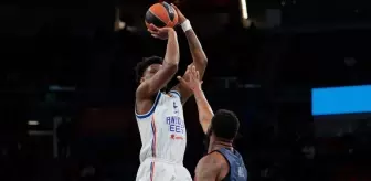 Anadolu Efes, Baskonia'yı 89-84 Mağlup Etti