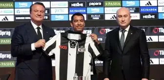 Giovanni van Bronckhorst Beşiktaş'tan ayrılıyor mu? Hasan Arat'tan tartışmaları bitirecek sözler