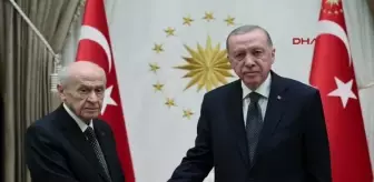 Cumhurbaşkanı Erdoğan, MHP Genel Başkanı Devlet Bahçeli'yi bugün Cumhurbaşkanlığı Külliyesi'nde kabul etti