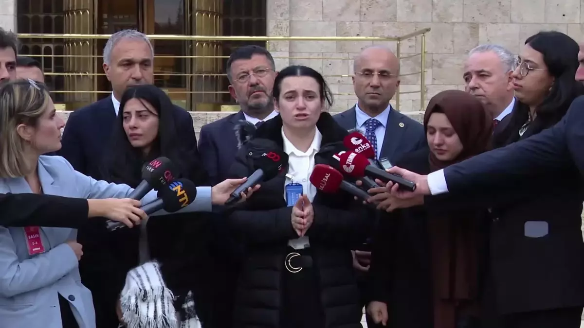 Mülakat Mağduru Öğretmenler TBMM'de... Özkan Özdemir: "İsimlerine Gölge Düşmesin Diye 5 Bin İnsanın Hakkına Girildi"