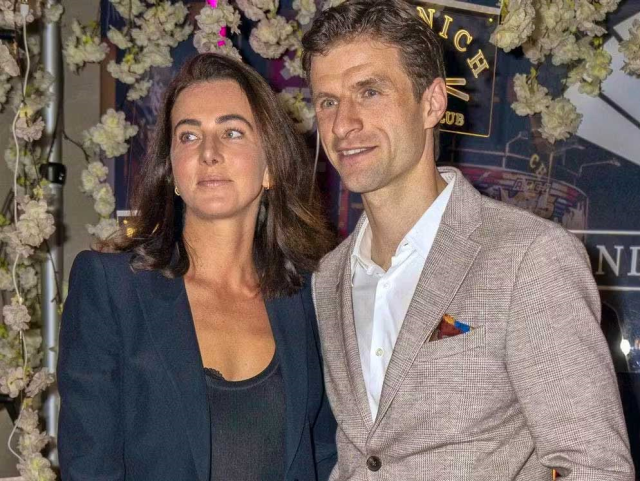 Thomas Müller is going to buy a jet worth a fortune for his wife