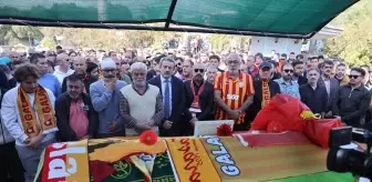 9 Yaşındaki Galatasaray Taraftarı Yiğit Kurt'un Cenazesi Defnedildi