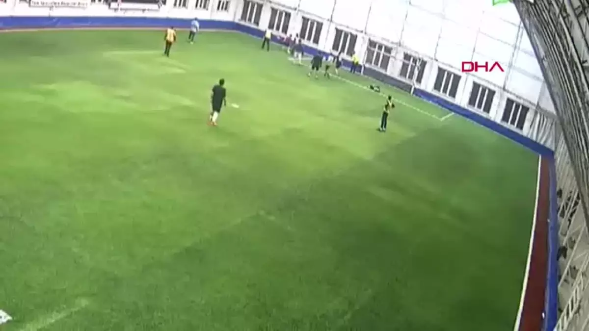 Aksaray'da Halı Saha Maçında Kalp Krizi: 18 Yaşındaki Genç Hayatını Kaybetti