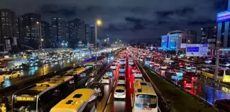 İstanbul haftanın son mesai gününde kıpkırmızı