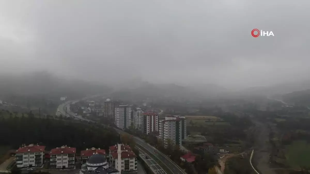 Kastamonu'da Yoğun Sis Nedeniyle Görüş Mesafesi 20 Metreye Düştü