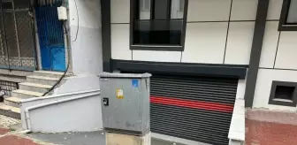 Küçükçekmece'de Elektrik Panosu Otoparkı Kapatıyor, Sakinler Mağdur