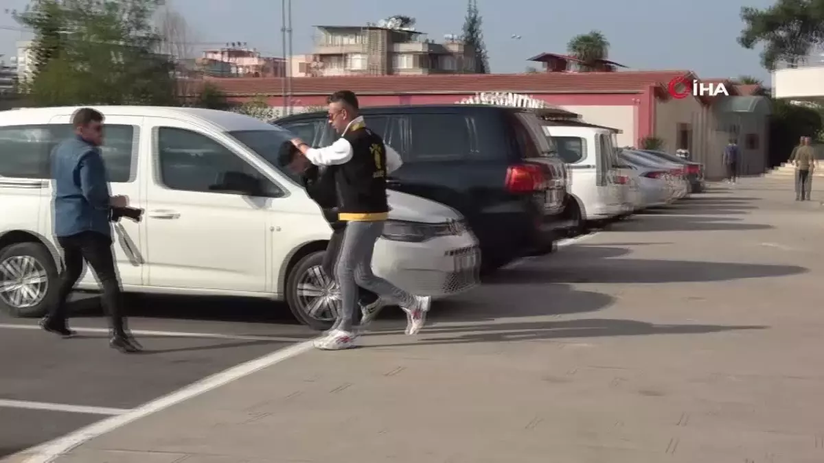 Adana'da 'Dik Dik Bakıyorsun' Tartışması Kanlı Bitti